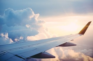 Derecho aéreo y ausencia de tarjeta de embarque<br>Droit aérien et absence de carte d’embarquement<br> | Alfredo et Bayssieres